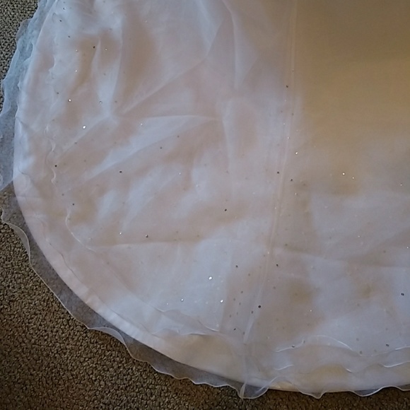 Wedding gown, size 12 - Picture 5 of 6